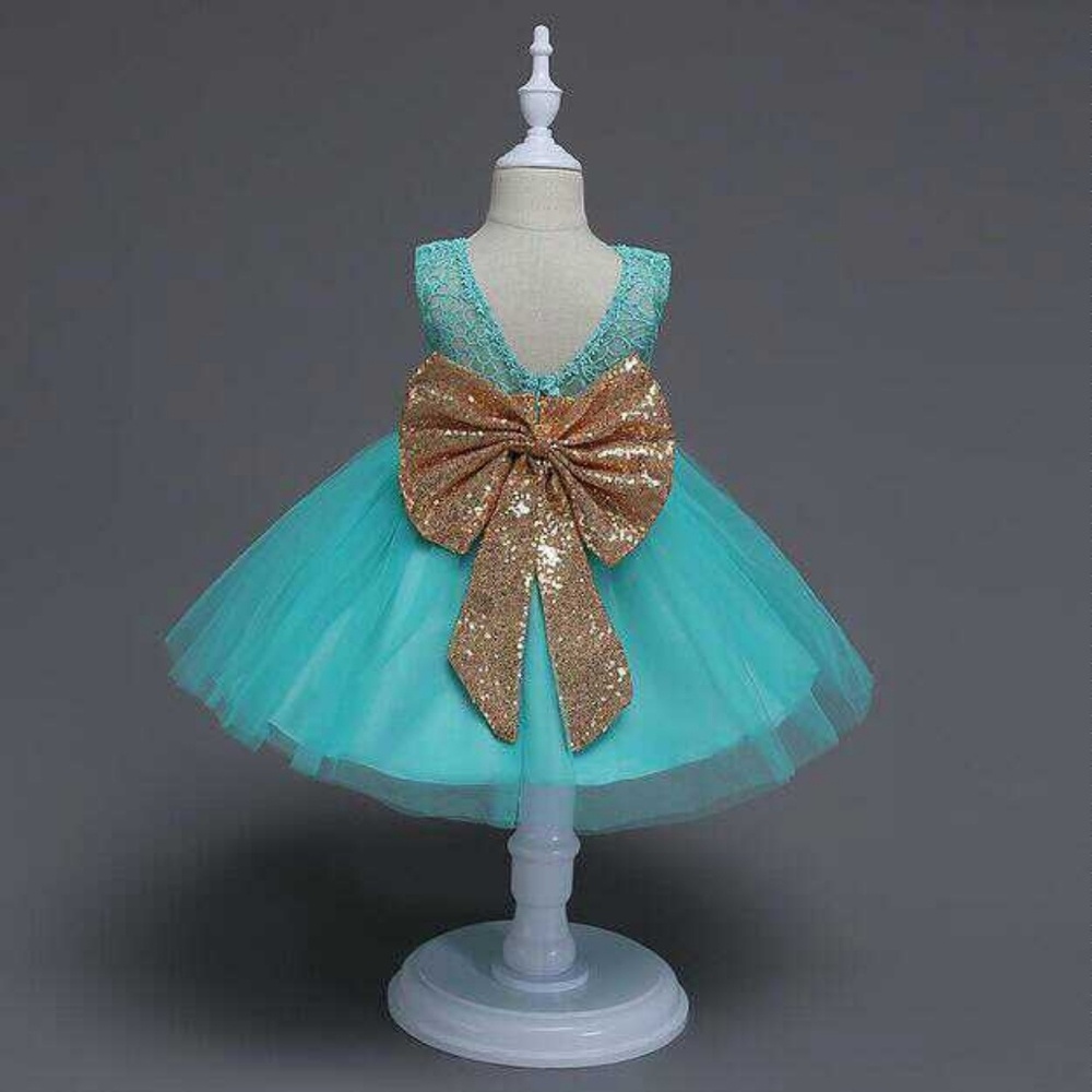 Beautiful dress with sequins bow‎ on back